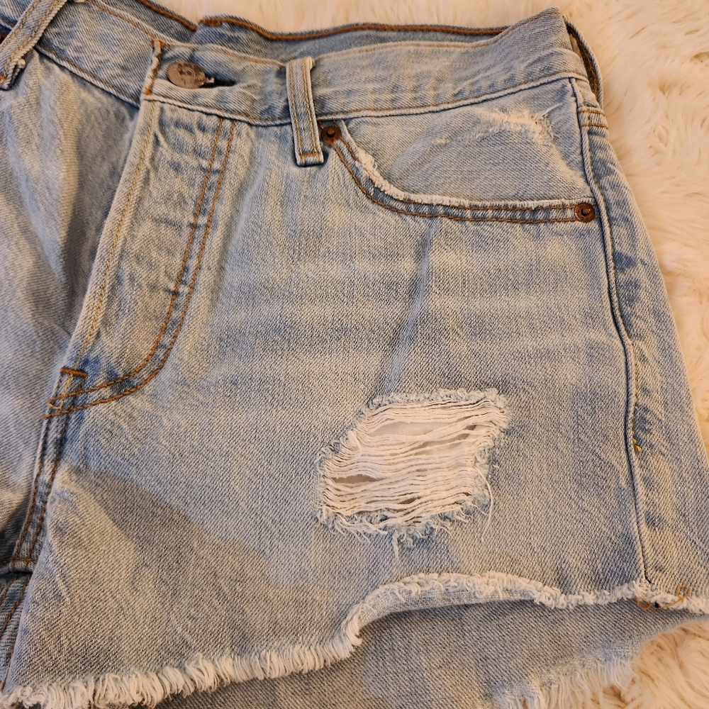 Levis 501 Distressed Light Blue Denim Cut Off Shorts Size 27 Button Fly - Picture 4 of 12